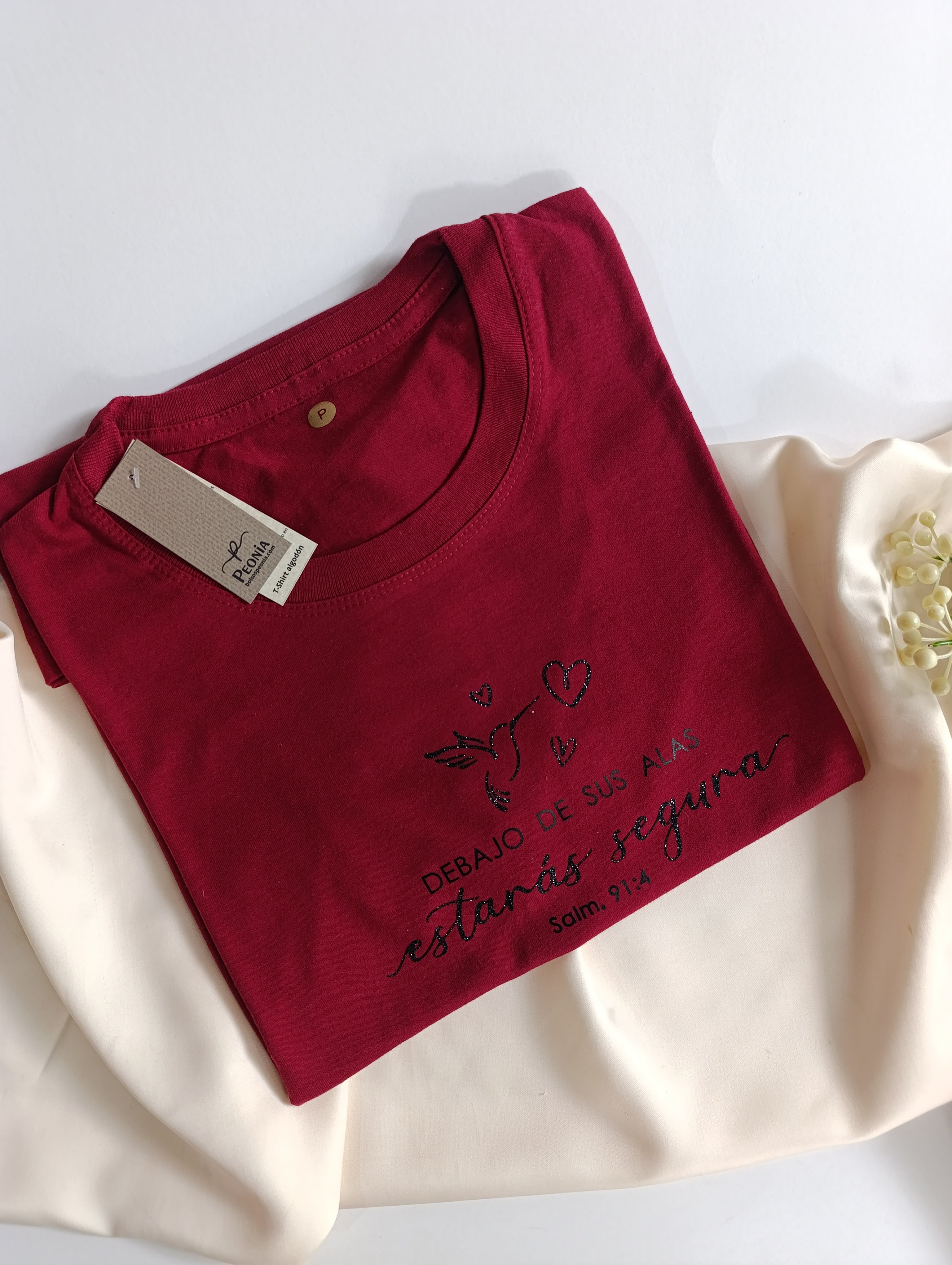 Remera T-Shirt con estampa , color bordo