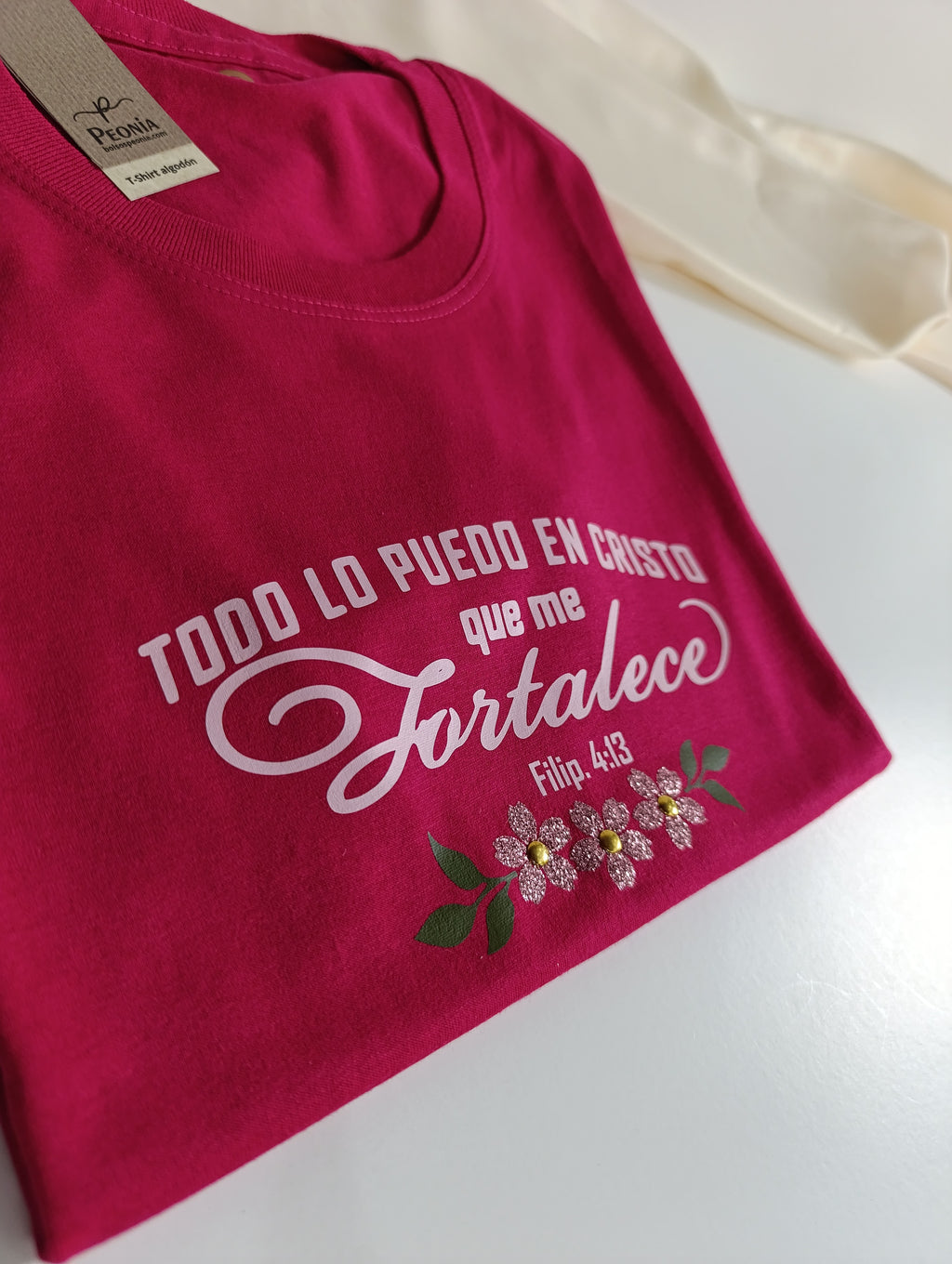 Remera T-Shirt con estampado, color fucsia.