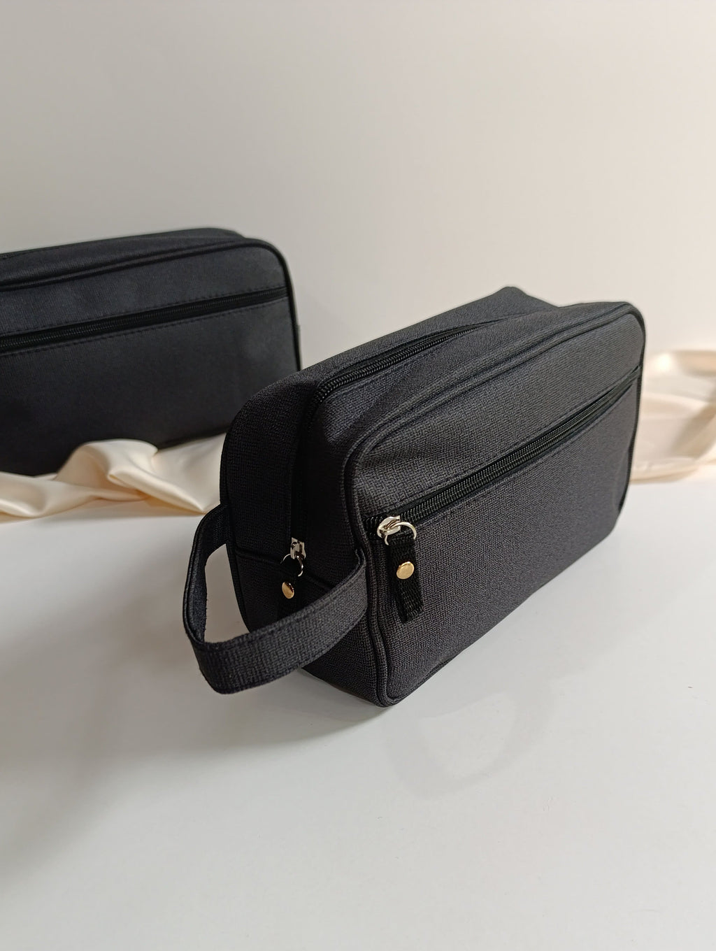 Necesser clasico doble cierre color negro