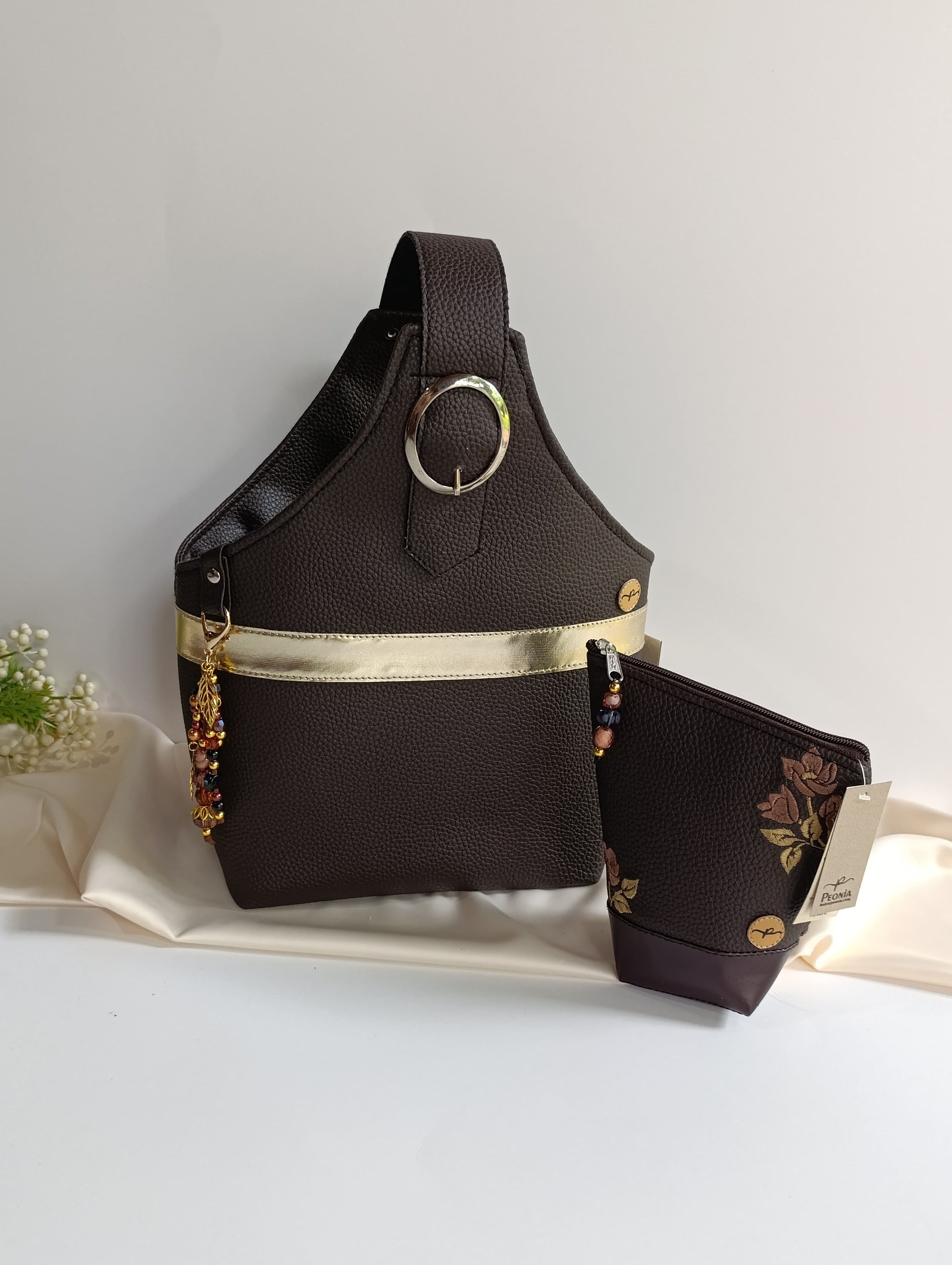 Bolso porta Mate Chic color Marrón Café