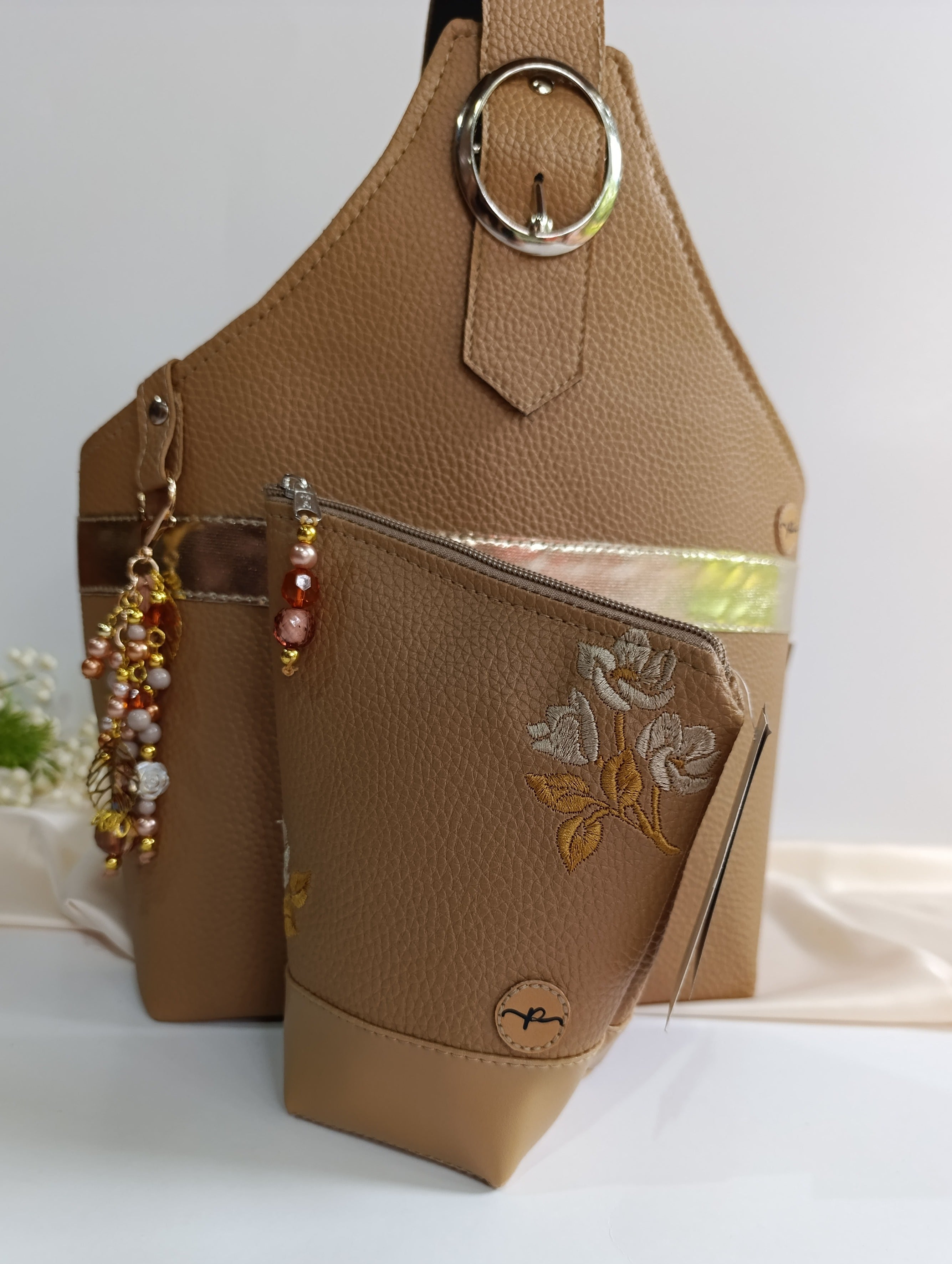 Bolso porta Mate Chic color Beige Tostado