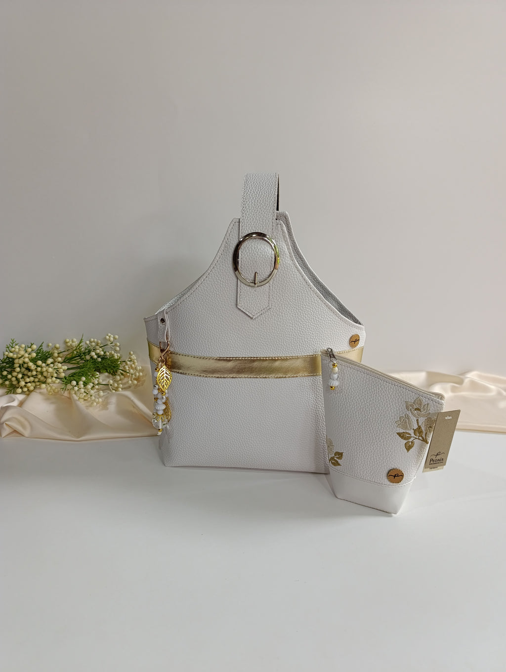 Bolso porta Mate Chic color blanco.