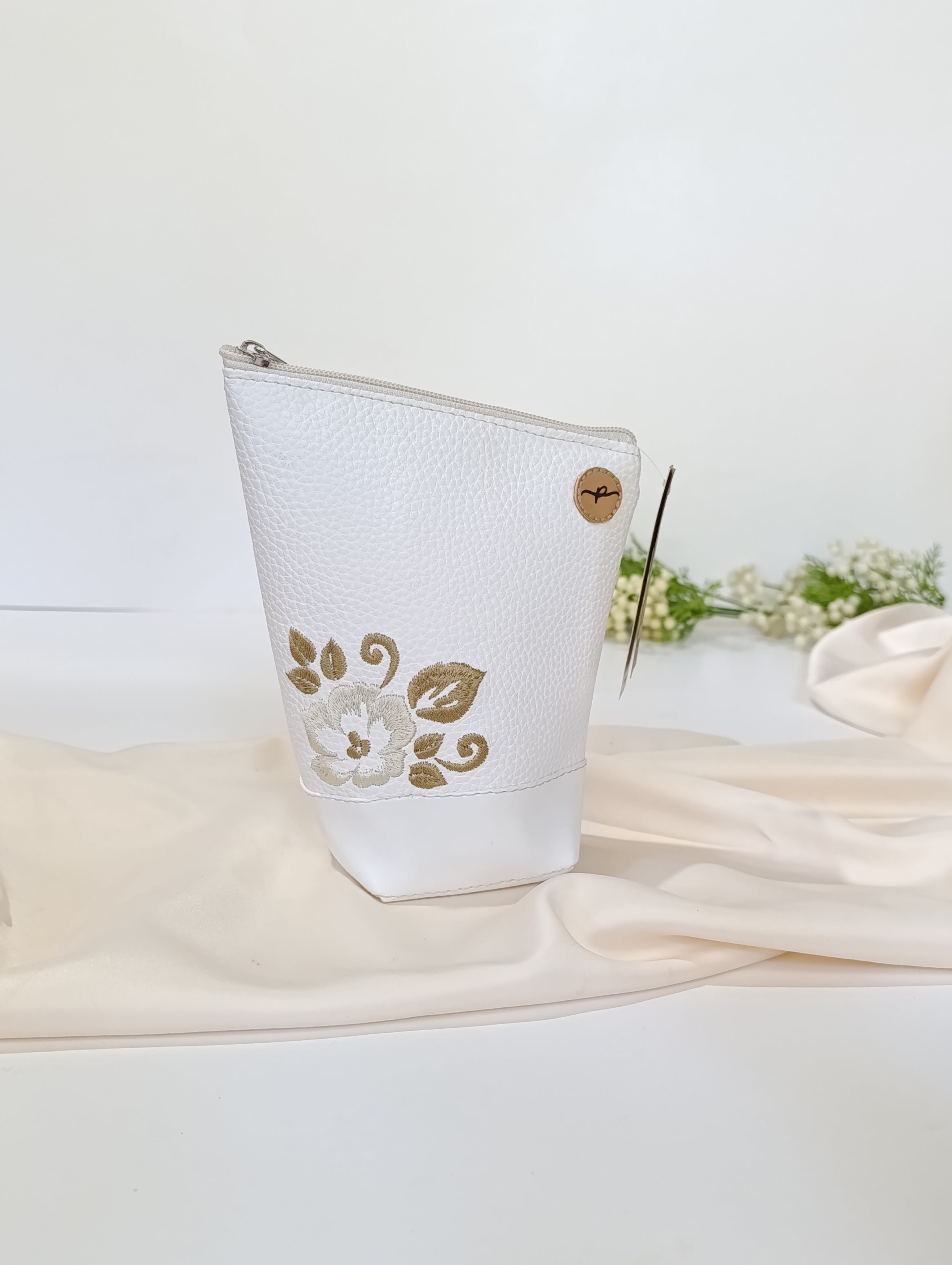 Yerbera Femenina bordada Camelia, colores varios