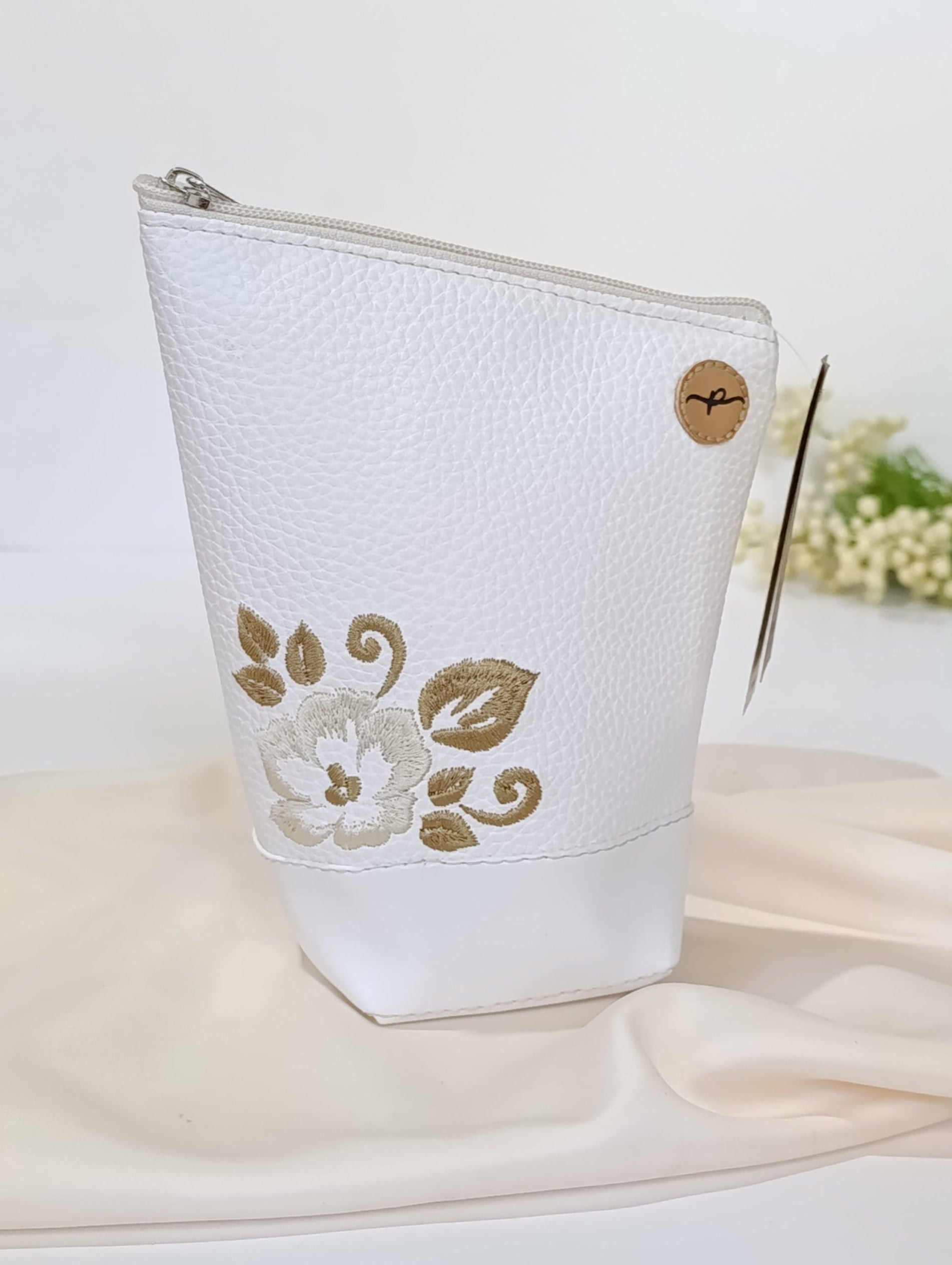 Yerbera Femenina bordada Camelia, colores varios