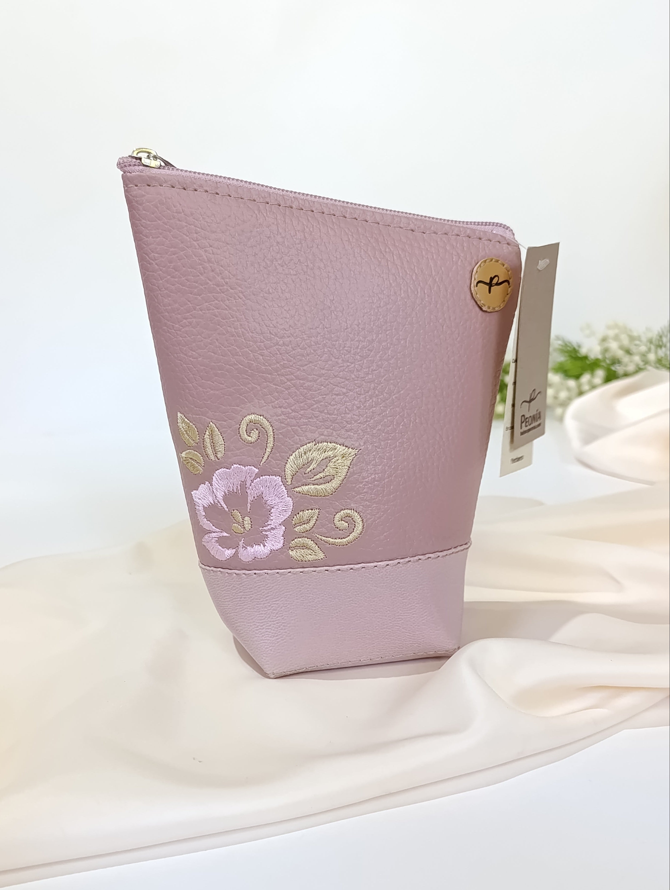 Yerbera Femenina bordada Camelia, colores varios