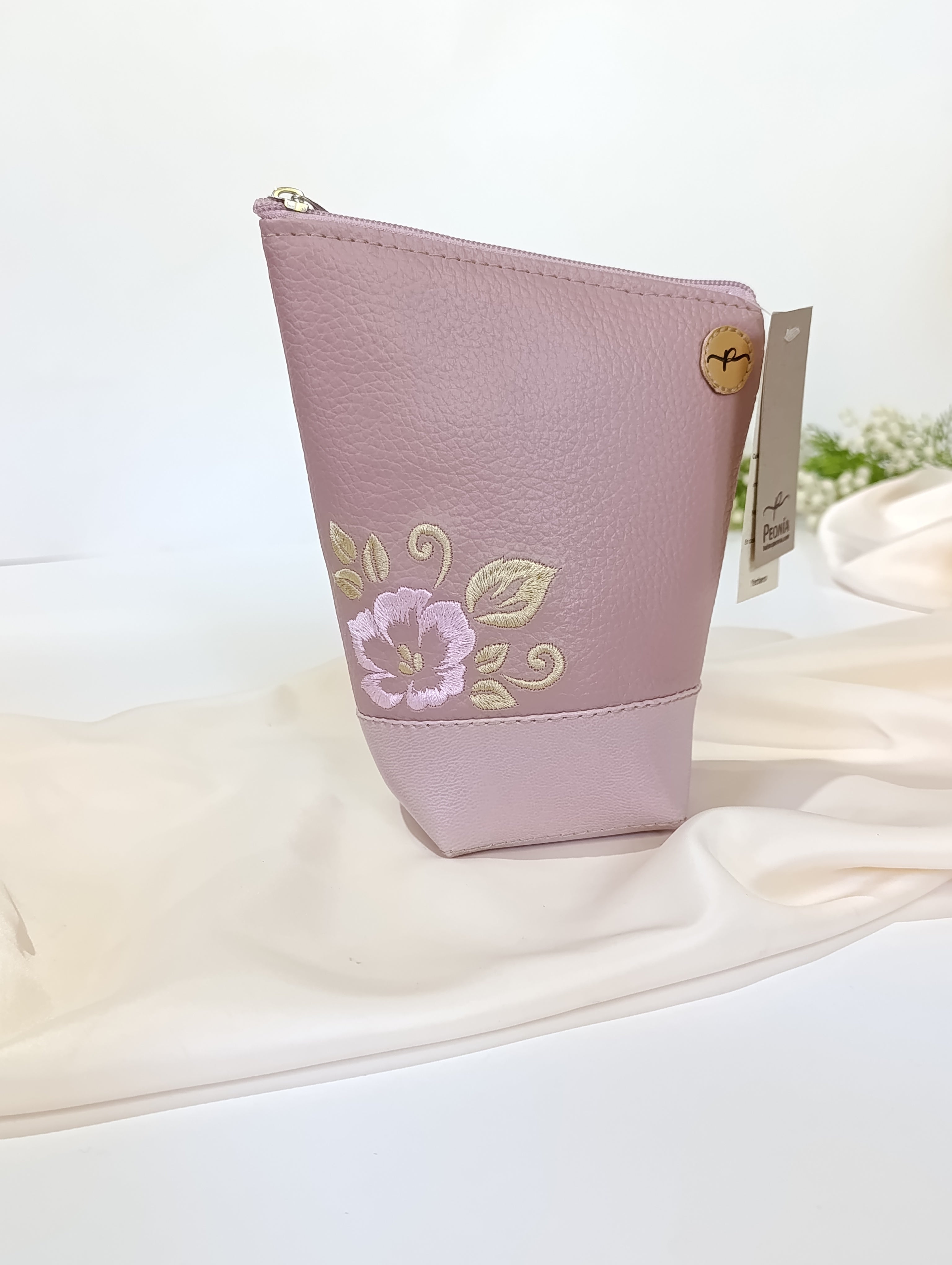 Yerbera Femenina bordada Camelia, colores varios