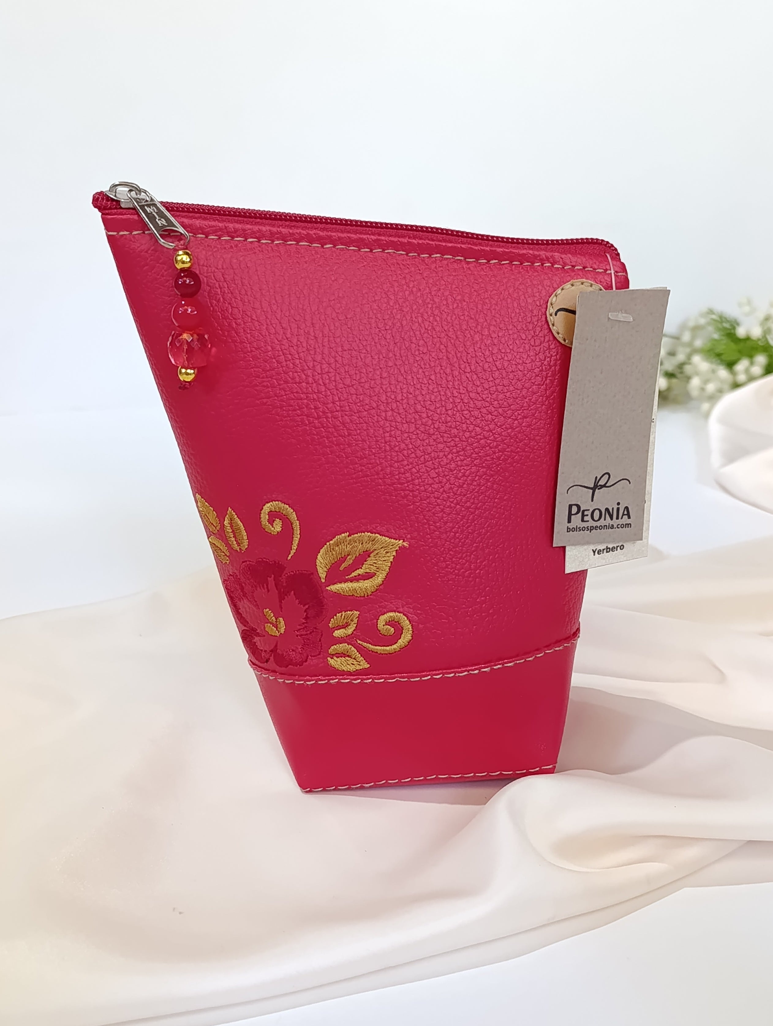 Yerbera Femenina bordada Camelia, colores varios