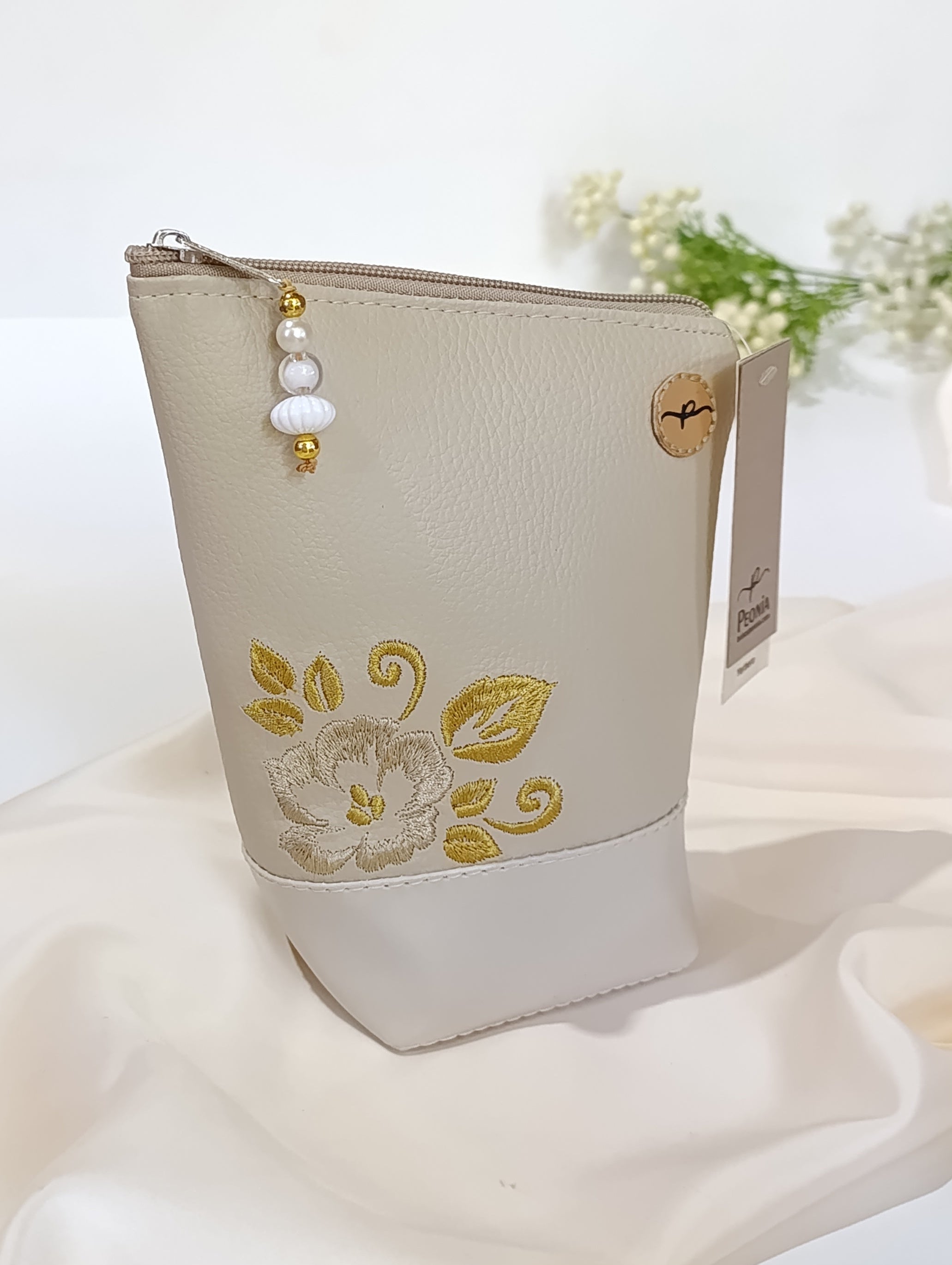 Yerbera Femenina bordada Camelia, colores varios