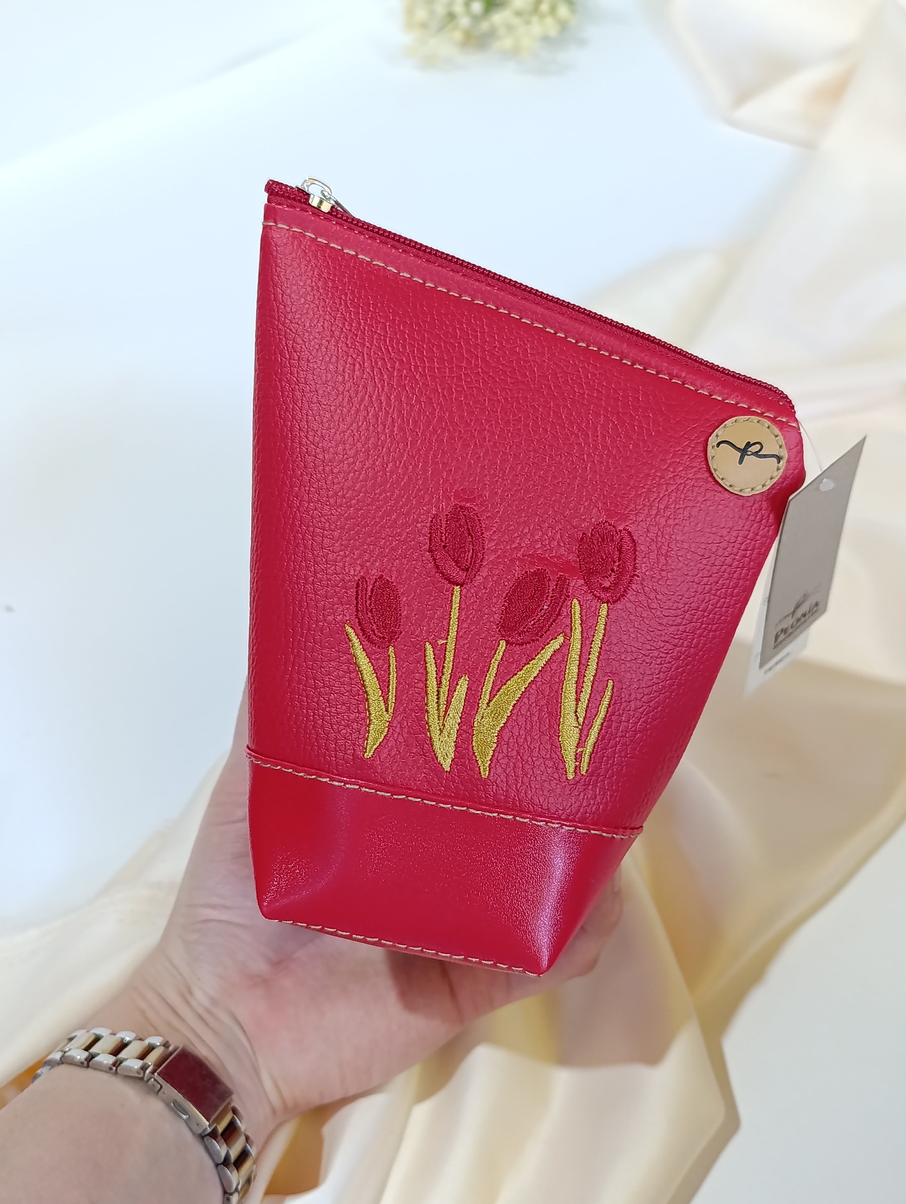 Yerbera Femenina bordada tulipanes