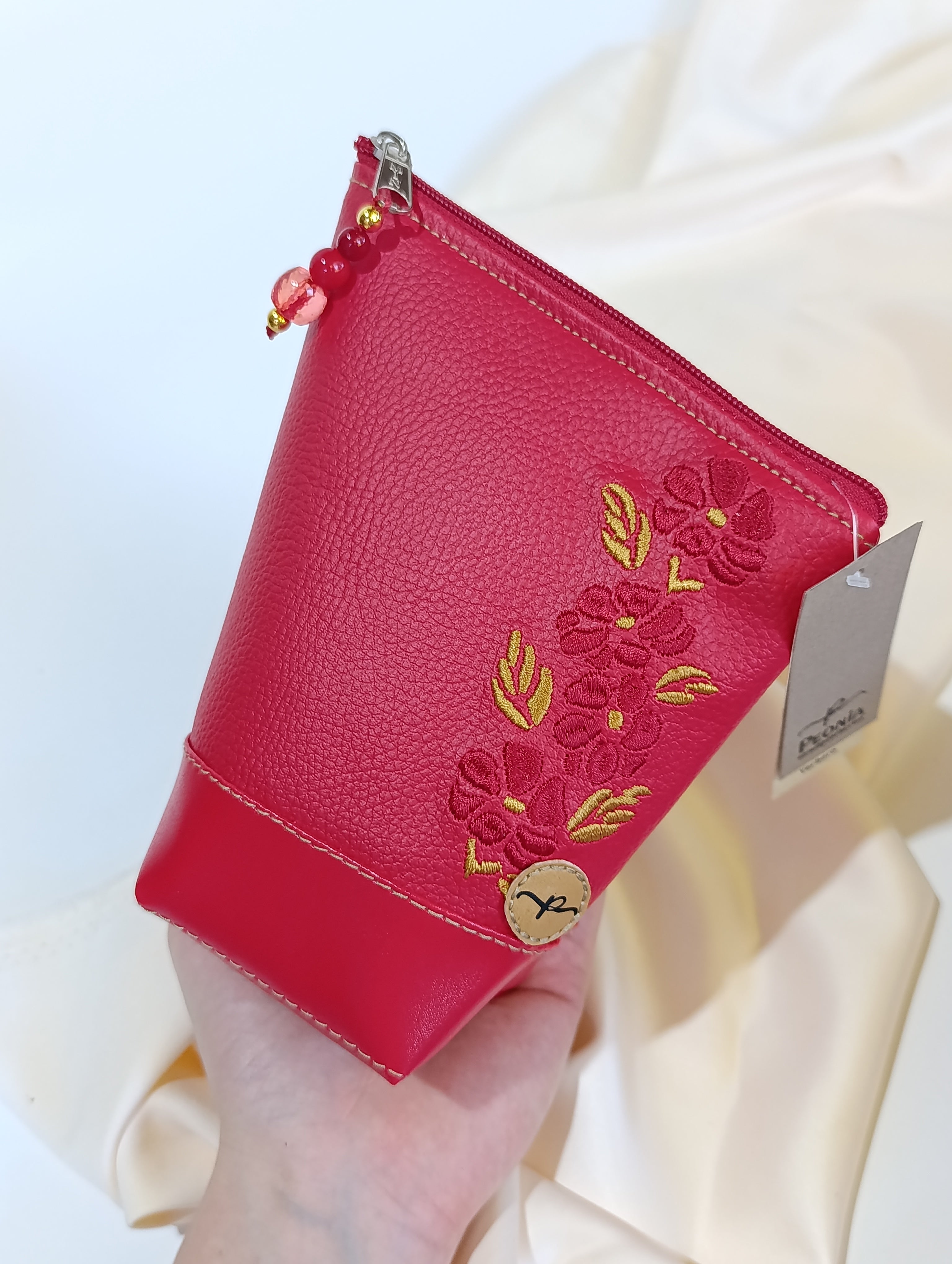 Yerbera Femenina bordada Margaritas