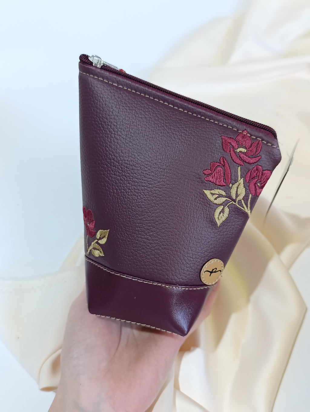 Yerbera Femenina bordada Magnolias