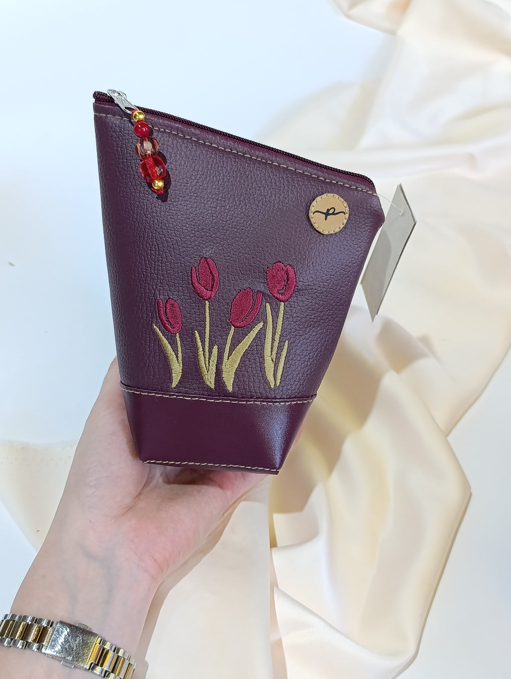 Yerbera Femenina bordada tulipanes