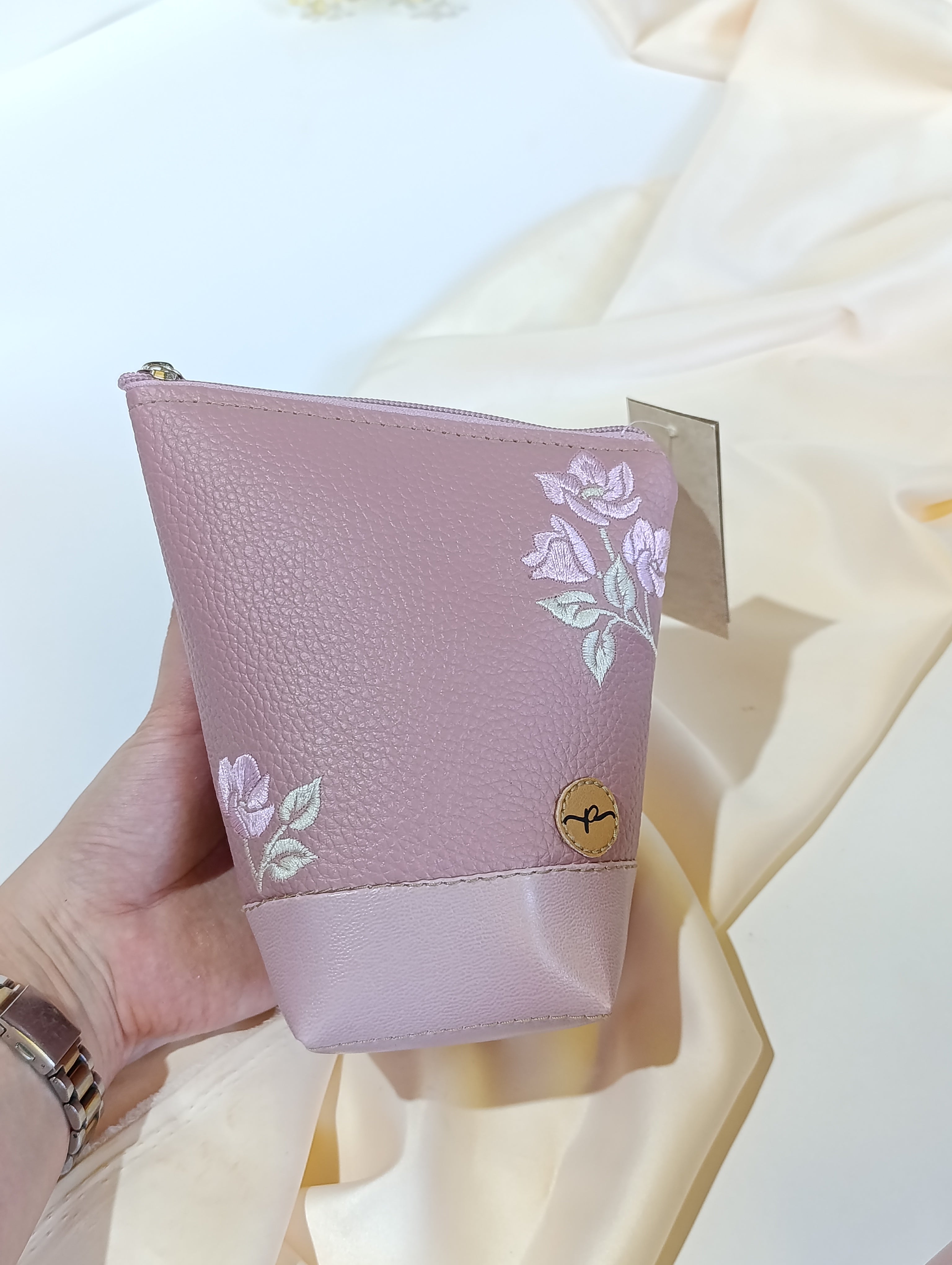 Yerbera Femenina bordada Magnolias