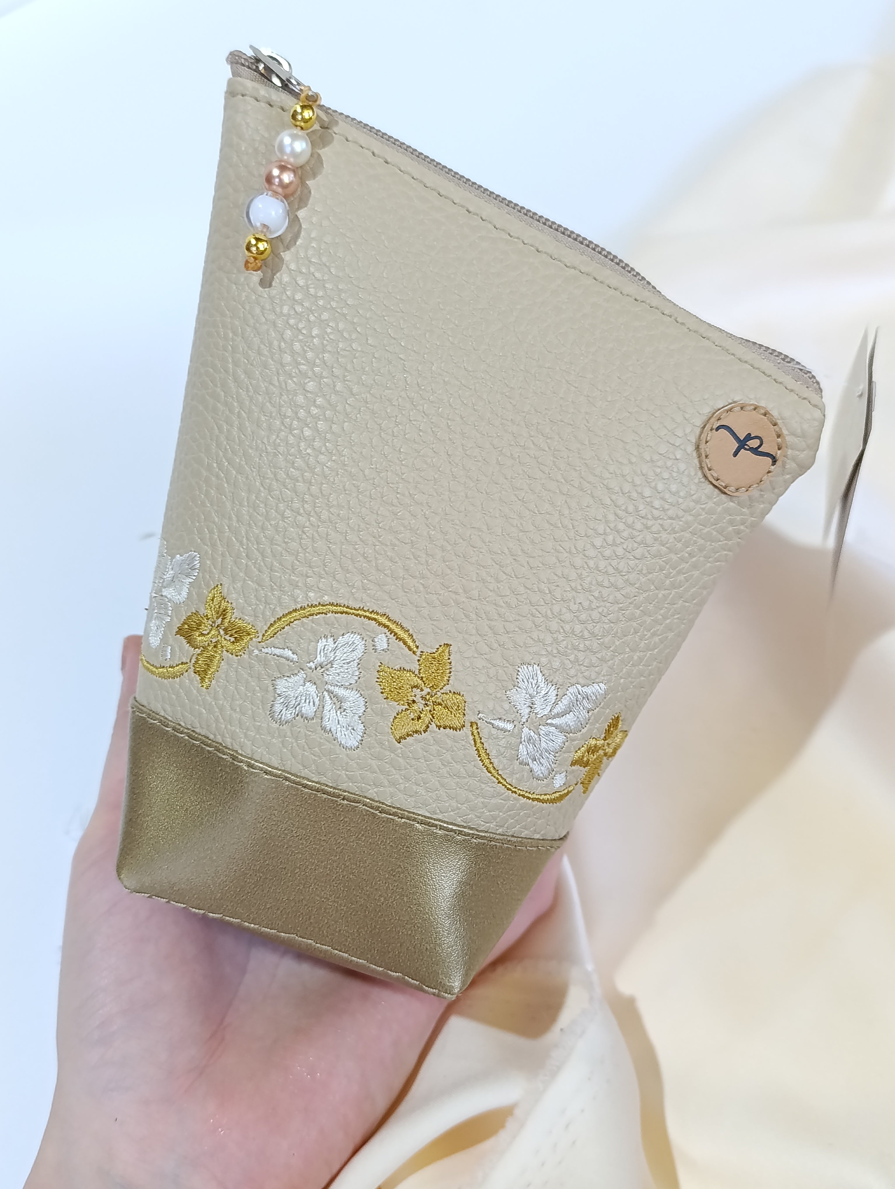 Yerbera Femenina bordada Wild Ivy, colores varios