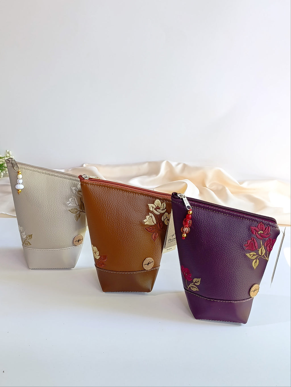 Yerbera Femenina bordada Magnolias