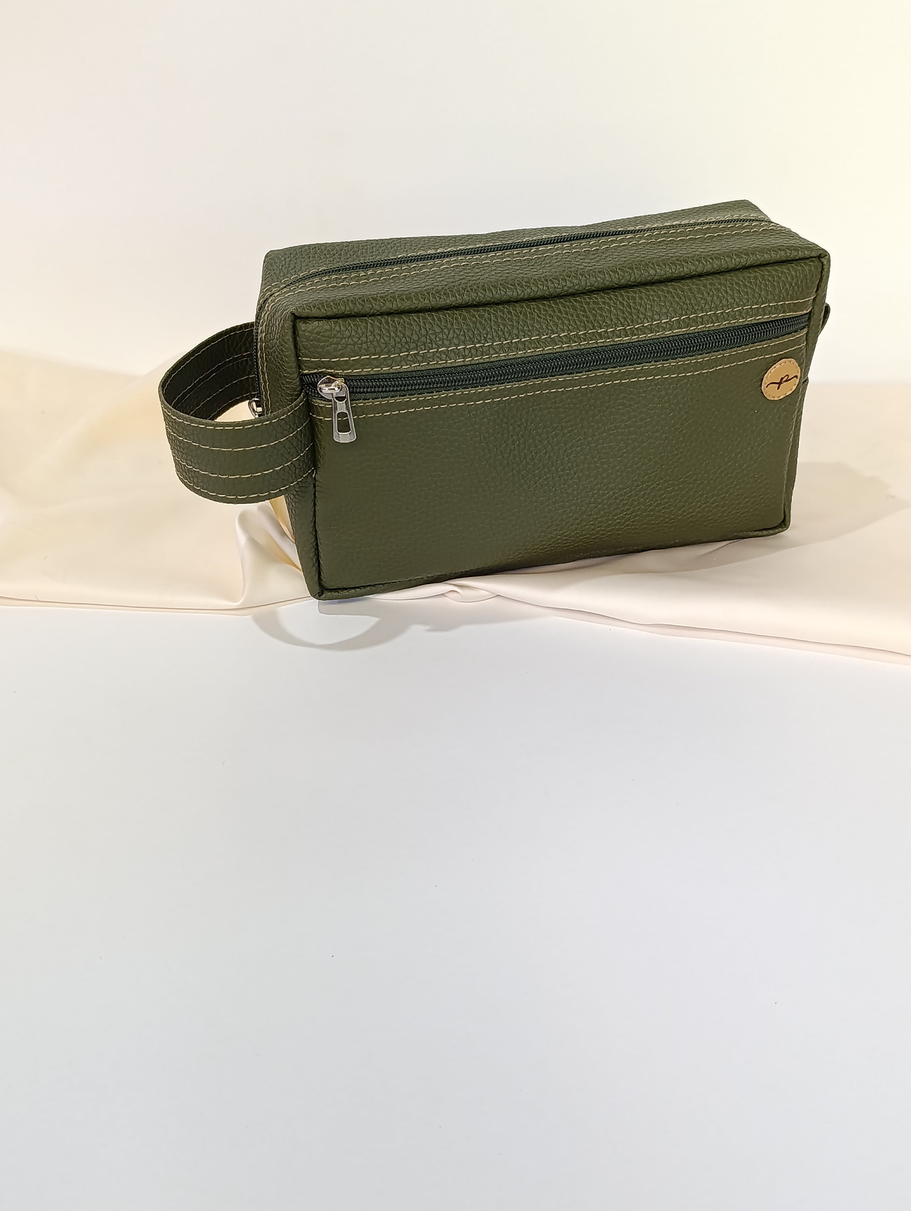 Necesser doble cierre -Disponible en varios colores.